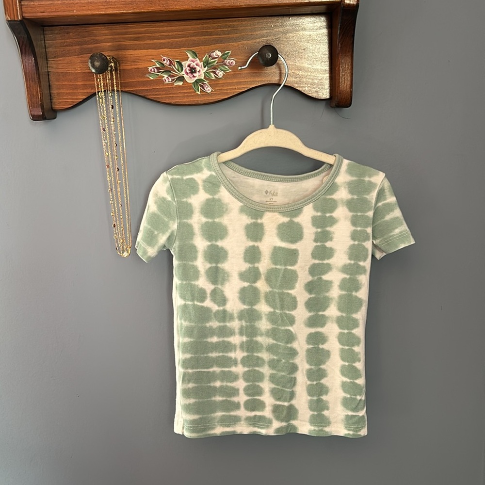 kyte BABY Shirt Sleeve and Shorts Pajama Set in Tie Dye Sage